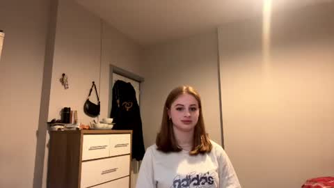 Anna online show from 06/09/26, 07:36