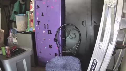 Snapshot of pussy_licker0127 chatting on 12/07/24, 10:23 Mark online show from 12/07/24, 10:23