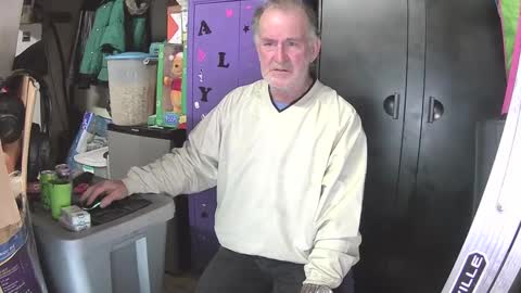 Snapshot of pussy_licker0127 chatting on 12/09/24, 04:12 Mark online show from 12/09/24, 04:12