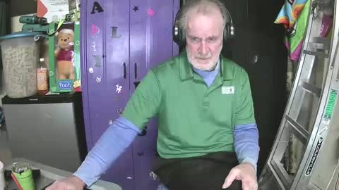 Snapshot of pussy_licker0127 chatting on 01/02/25, 04:09 Mark online show from 01/02/25, 04:09