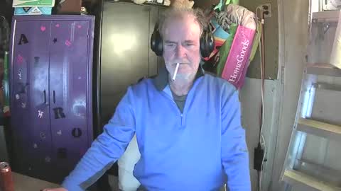 Snapshot of pussy_licker0127 chatting on 02/24/25, 06:05 Mark online show from 02/24/25, 06:05