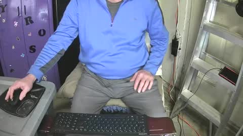 Snapshot of pussy_licker0127 chatting on 02/27/25, 04:32 Mark online show from 02/27/25, 04:32