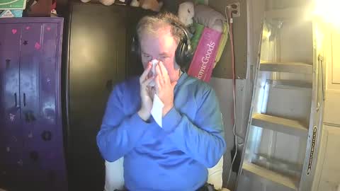 Snapshot of pussy_licker0127 chatting on 03/03/25, 04:25 Mark online show from 03/03/25, 04:25