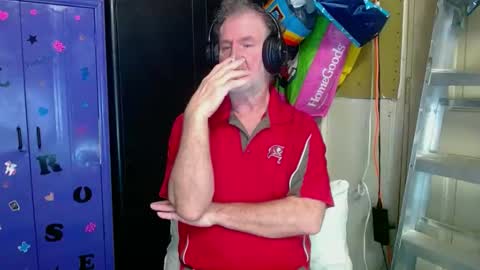 Snapshot of pussy_licker0127 chatting on 03/12/25, 07:28 Mark online show from 03/12/25, 07:28