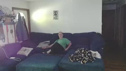 Snapshot of pussy_licker0127 chatting on 09/24/25, 02:09 Mark online show from 09/24/25, 02:09