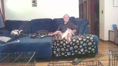 Snapshot of pussy_licker0127 chatting on 09/30/25, 02:44 Mark online show from 09/30/25, 02:44