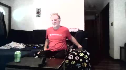 Snapshot of pussy_licker0127 chatting on 10/08/25, 06:05 Mark online show from 10/08/25, 06:05