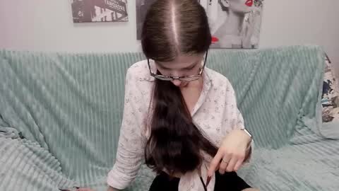 Snapshot of pussykatt_girl chatting on 02/07/25, 04:37 pussykatt_girl online show from 02/07/25, 04:37