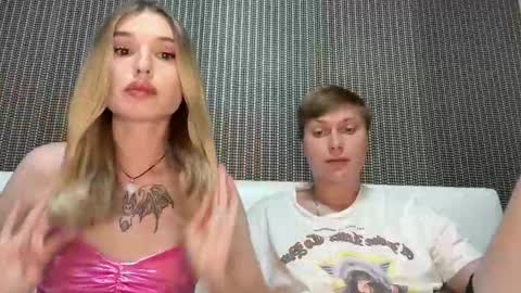 Lina online show from 10/22/25, 11:32