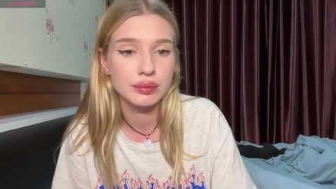 Lina online show from 04/13/26, 03:39