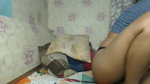 Snapshot of qeen_sexy chatting on 05/21/26, 05:36 queen sexy online show from 05/21/26, 05:36