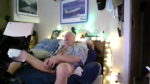 Snapshot of quantumorator chatting on 02/27/26, 08:03 Quantum Orator online show from 02/27/26, 08:03