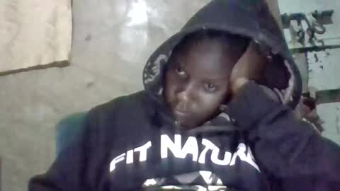 queen014 online show from 11/12/25, 02:12