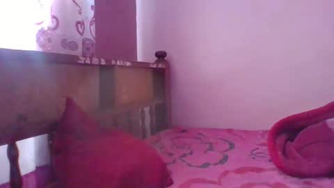 queen014 online show from 11/15/25, 07:49