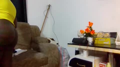 queen014 online show from 11/30/25, 06:01