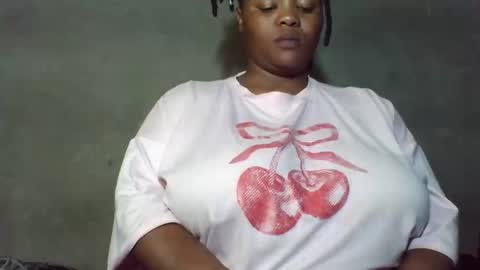 queen2302 online show from 04/29/26, 08:48