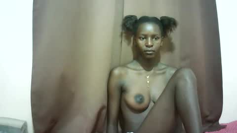 Snapshot of queen_0012 chatting on 04/14/26, 11:11 asher online show from 04/14/26, 11:11
