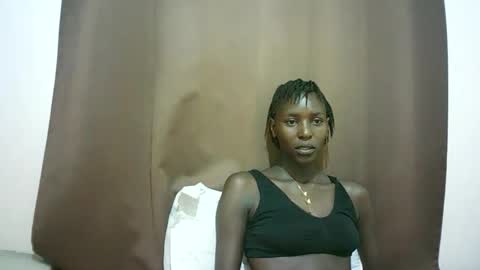 Snapshot of queen_0012 chatting on 04/19/26, 12:59 asher online show from 04/19/26, 12:59