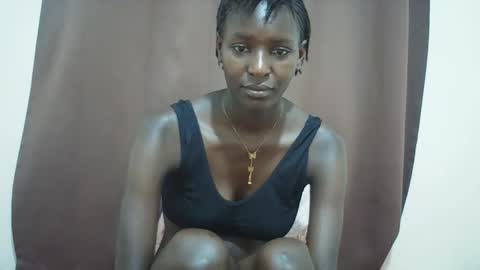 Snapshot of queen_0012 chatting on 04/27/26, 08:51 asher online show from 04/27/26, 08:51