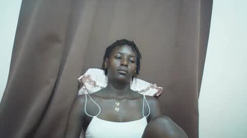 Snapshot of queen_0012 chatting on 04/30/26, 07:47 asher online show from 04/30/26, 07:47