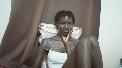 Snapshot of queen_0012 chatting on 04/30/26, 08:57 asher online show from 04/30/26, 08:57