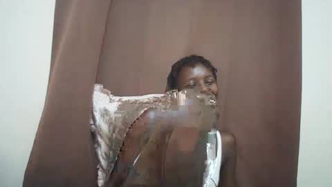 Snapshot of queen_0012 chatting on 05/13/26, 01:30 asher online show from 05/13/26, 01:30