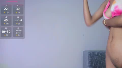 Snapshot of queen_adhara chatting on 05/13/26, 12:13 ANTONELLA online show from 05/13/26, 12:13