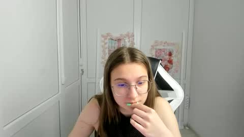 Amelie online show from 06/06/26, 07:13
