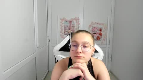 Amelie online show from 06/07/26, 07:34