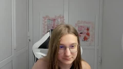 Amelie online show from 06/11/26, 07:39