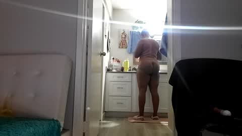 Snapshot of queen_anita chatting on 06/25/26, 01:37 QnAnitaDix online show from 06/25/26, 01:37