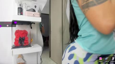 Snapshot of queen_antonella_oficial chatting on 02/20/25, 11:42 QUEEN ANTONELLA online show from 02/20/25, 11:42