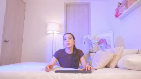 Sofia online show from 04/12/26, 03:44