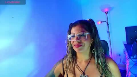 queen_big_ass online show from 01/08/26, 01:52