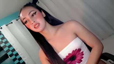 Snapshot of queen_danaya chatting on 04/21/26, 02:51 queen_danaya online show from 04/21/26, 02:51