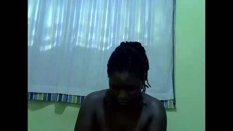 Snapshot of queen_diva01 chatting on 04/28/26, 07:02 queen_diva01 online show from 04/28/26, 07:02