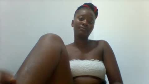 Snapshot of queen_diveer chatting on 10/13/25, 03:12 queen_diveer online show from 10/13/25, 03:12
