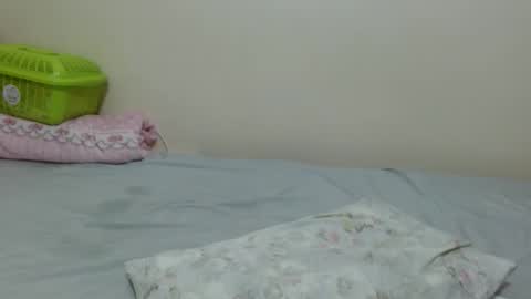 queen ema online show from 04/19/26, 06:10