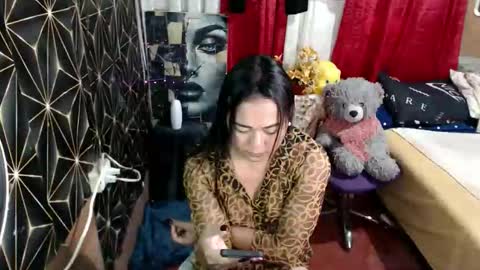queen_ennah online show from 11/14/25, 02:43