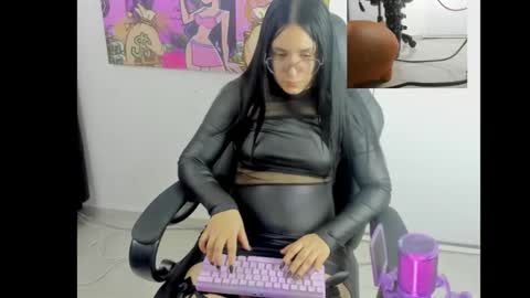 Snapshot of queen_findom1 chatting on 02/03/26, 04:54 queen_findom1 online show from 02/03/26, 04:54