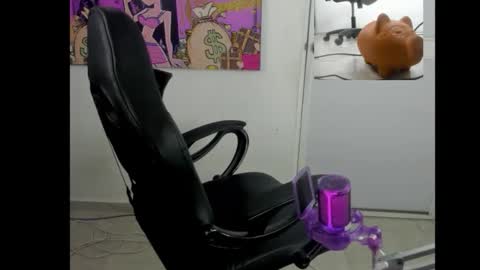 Snapshot of queen_findom1 chatting on 02/03/26, 06:22 queen_findom1 online show from 02/03/26, 06:22