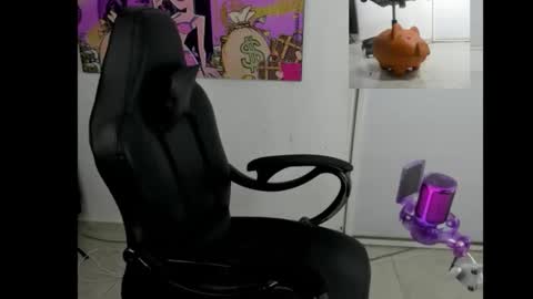 Snapshot of queen_findom1 chatting on 02/07/26, 05:33 queen_findom1 online show from 02/07/26, 05:33