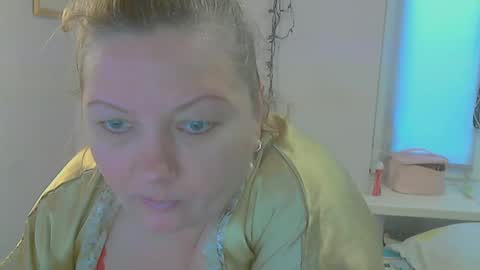 queen_jane8 online show from 01/09/25, 10:52