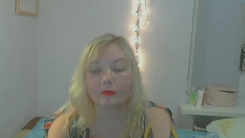 queen_jane8 online show from 03/01/25, 04:00