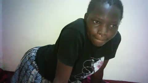 Snapshot of queen_joan chatting on 02/02/25, 12:30 queen_joan online show from 02/02/25, 12:30