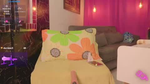 Snapshot of queen_kamil chatting on 06/26/26, 10:58 queen_kamil online show from 06/26/26, 10:58