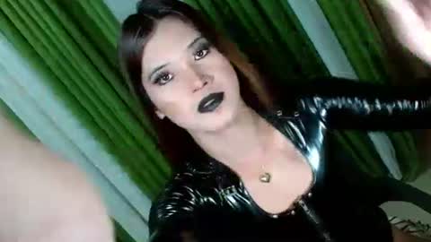 Kendal  online here from 6am-3pm philippine time online show from 09/10/25, 10:54