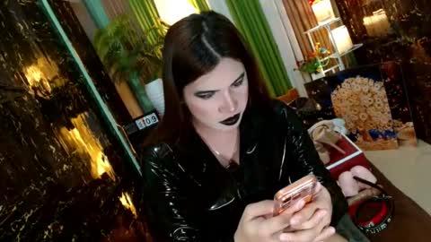 Snapshot of queen_kendalx19 chatting on 07/08/26, 11:31 Kendal online here from 6am-3pm philippine time online show from 07/08/26, 11:31