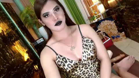 Snapshot of queen_kendalx19 chatting on 07/11/26, 12:52 Kendal online here from 6am-3pm philippine time online show from 07/11/26, 12:52
