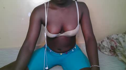 queen_latasha online show from 12/18/25, 07:25